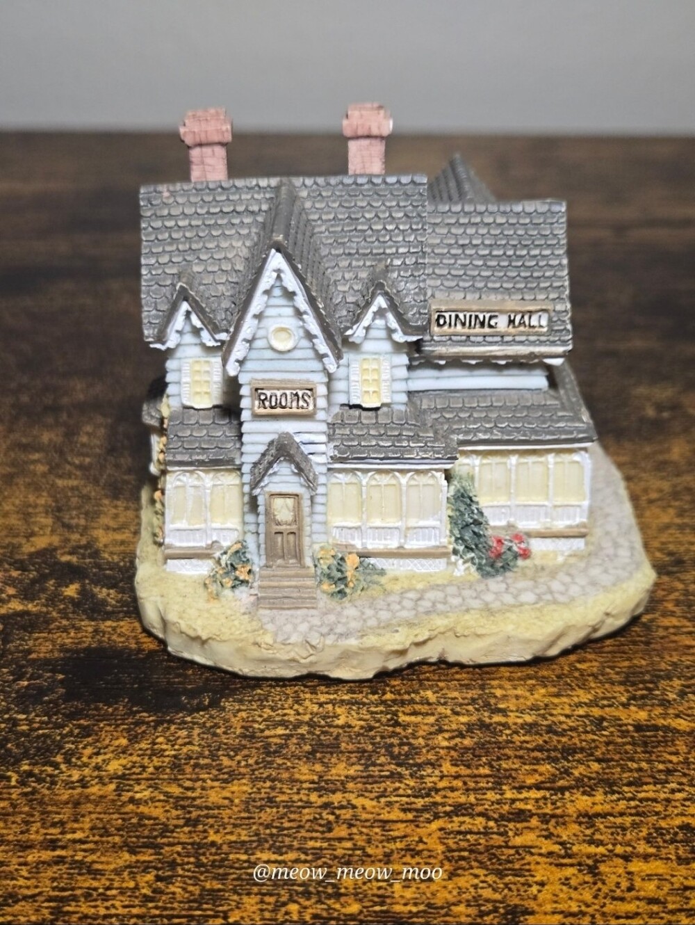 Liberty Falls Mrs. Applegate's Boarding House AH24 1993 Miniature